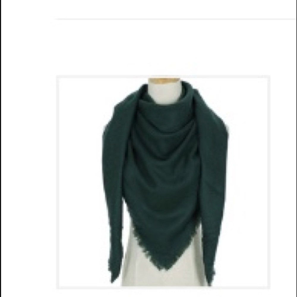 Triangle scarves!!! Multiple colors available